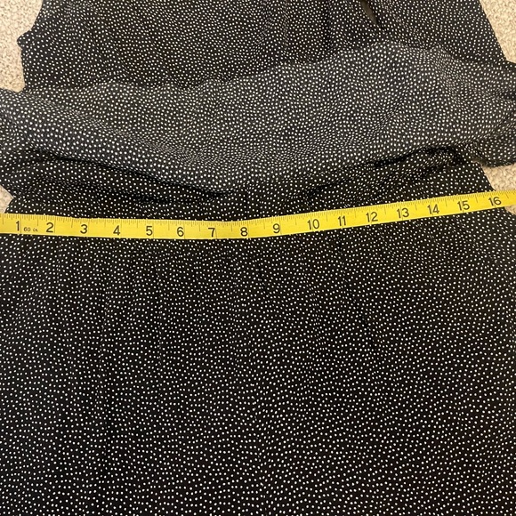 Loft Black White Polka Dot Open Back Romper Sz M Sleeveless Scoop Neck Pockets - Picture 15 of 16